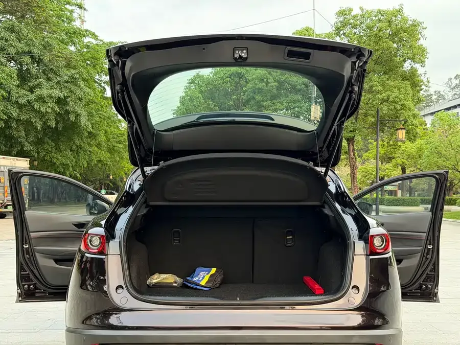 Mazda CX-4 2021 2.0L Automatic 2WD Blue Sky Vitality Edition 2022 — миниатюра 5