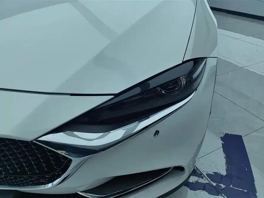 Mazda CX-4 2021 2.0L Automatic 2WD Blue Sky Vitality Edition 2023 — миниатюра 2