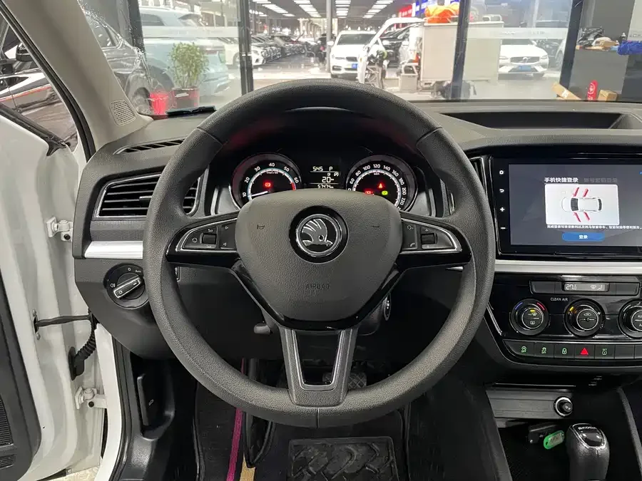 Skoda Kamiq Komic 2023 1.5L automatic comfort version 2023 — миниатюра 3