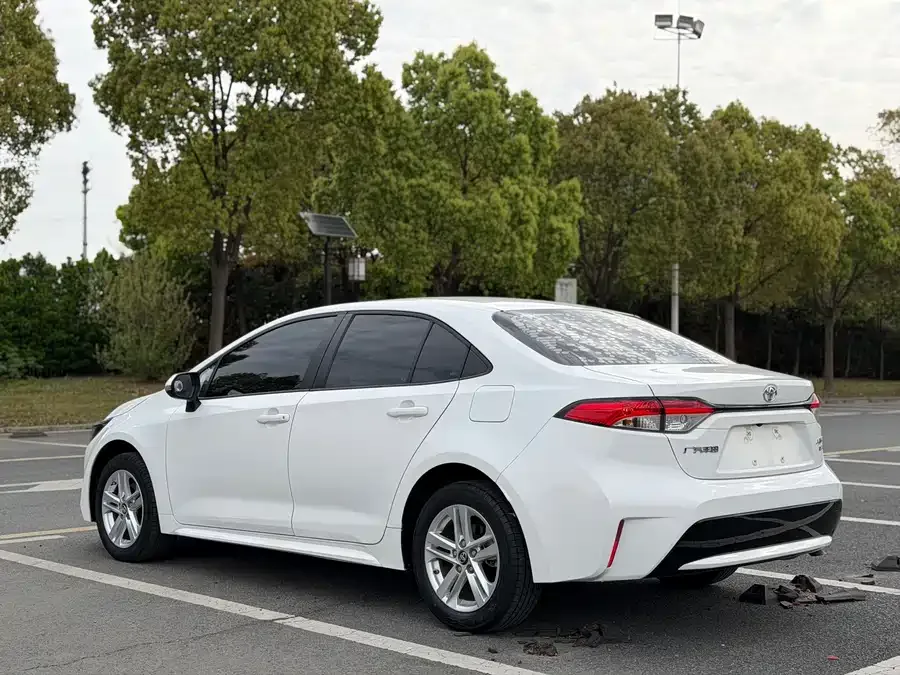 Toyota Levin 2022 Lelink 185T CVT Luxury Edition 2022 — миниатюра 2