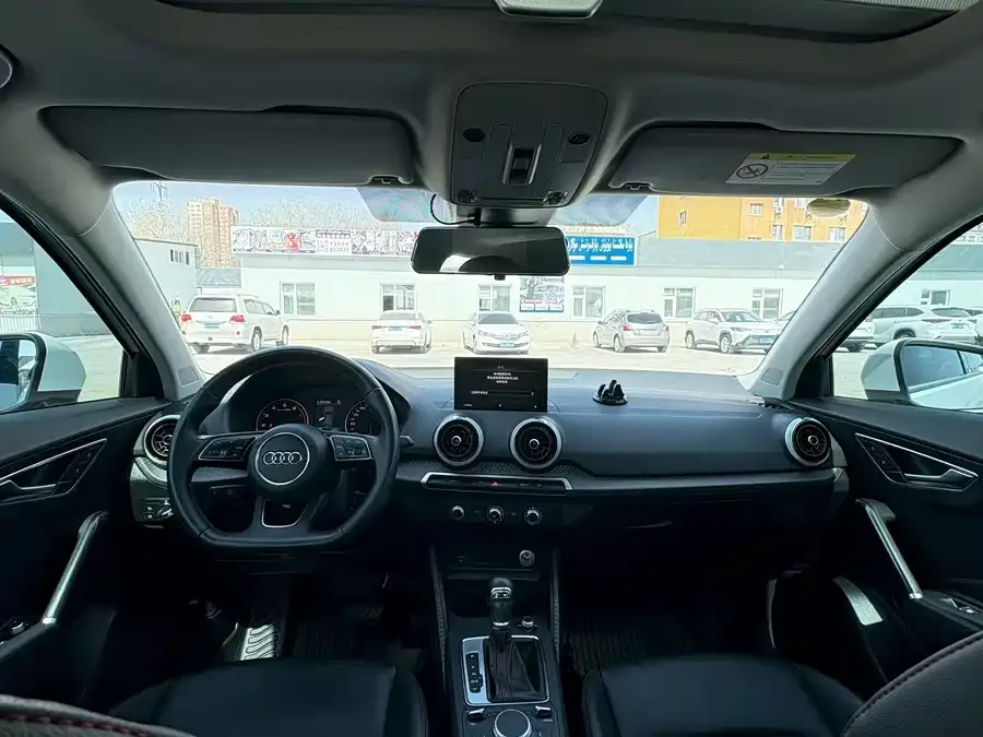 Audi Q2L 2023 35TFSI Luxury Dynamic Edition 2023 — миниатюра 2