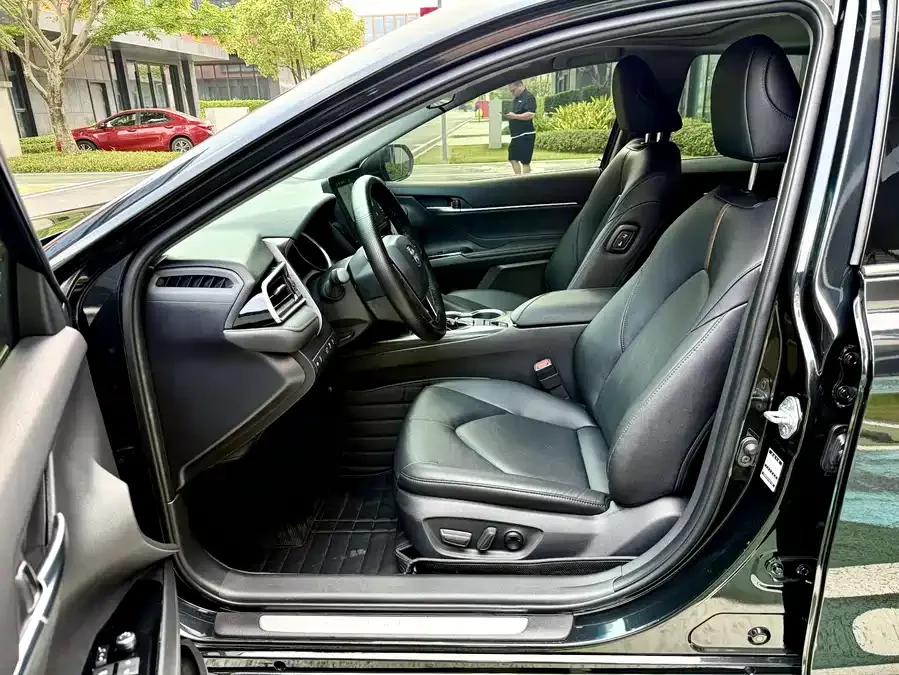 Toyota Camry Camry 2023 2.0G Deluxe Edition 2023 — миниатюра 4