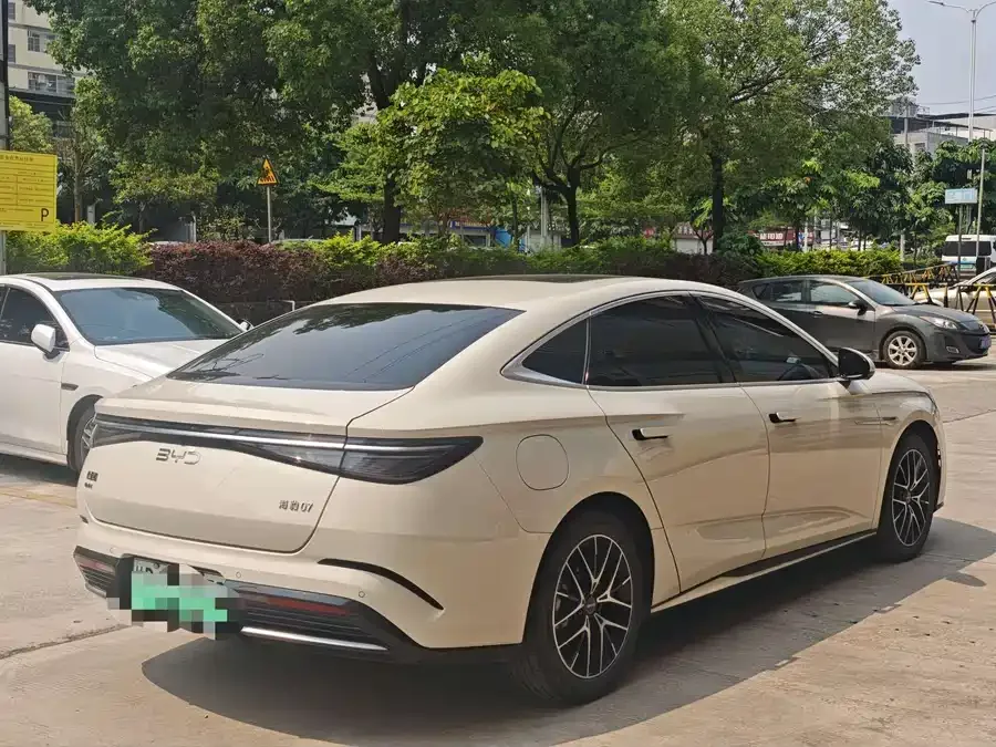 BYD seal 07 DM-i Seal 07 DM-i 2025 DM-i 1.5L 125km Luxury 2024 — миниатюра 4