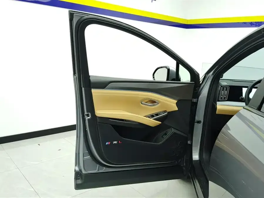 BYD Song L DM-i Song L DM-i 2024 112km Surpassing Edition 2024 — миниатюра 4