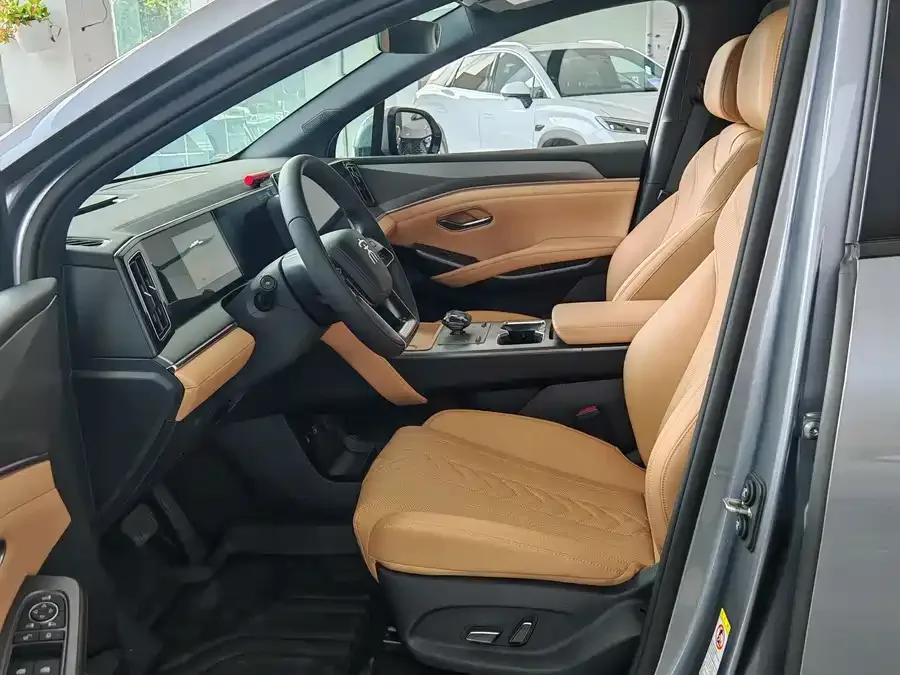 BYD Song L DM-i Song L DM-i 2024 112km Surpassing Edition 2024 — миниатюра 2