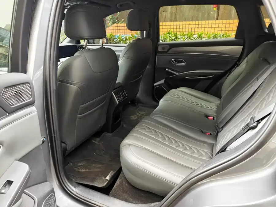 BYD Song L DM-i Song L DM-i 2025 Intelligent Driving Edition 160km Beyond Edition 2025 — миниатюра 2