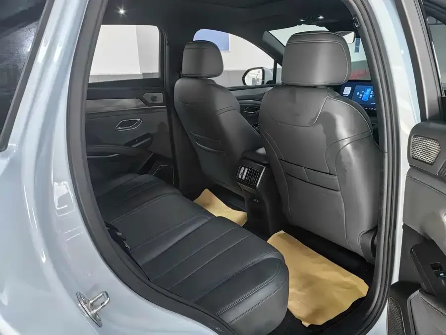 BYD Song L DM-i Song L DM-i 2025 Intelligent Driving Edition 112km Leading Model 2025 — миниатюра 2