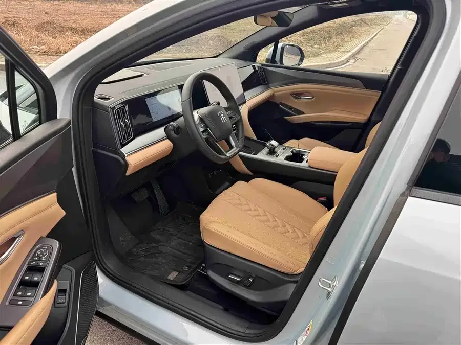 BYD Song L DM-i Song L DM-i 2025 Intelligent Driving Edition 160km Beyond Edition 2025 — миниатюра 2