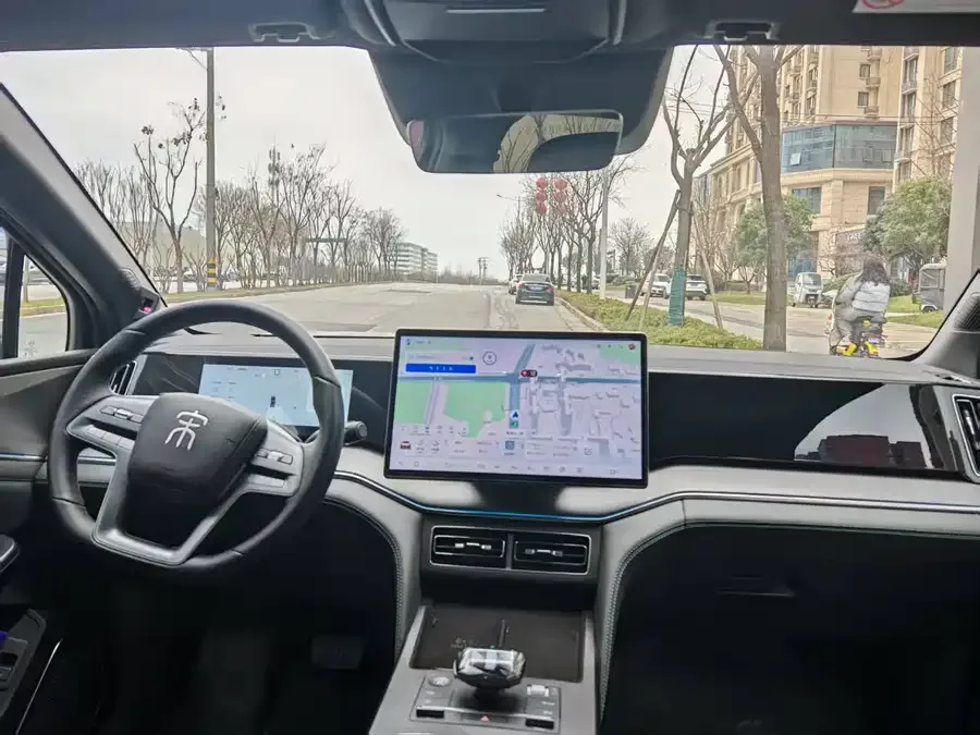 BYD Song L DM-i Song L DM-i 2025 Intelligent Driving Edition 112km Surpassing Edition 2025 — миниатюра 2