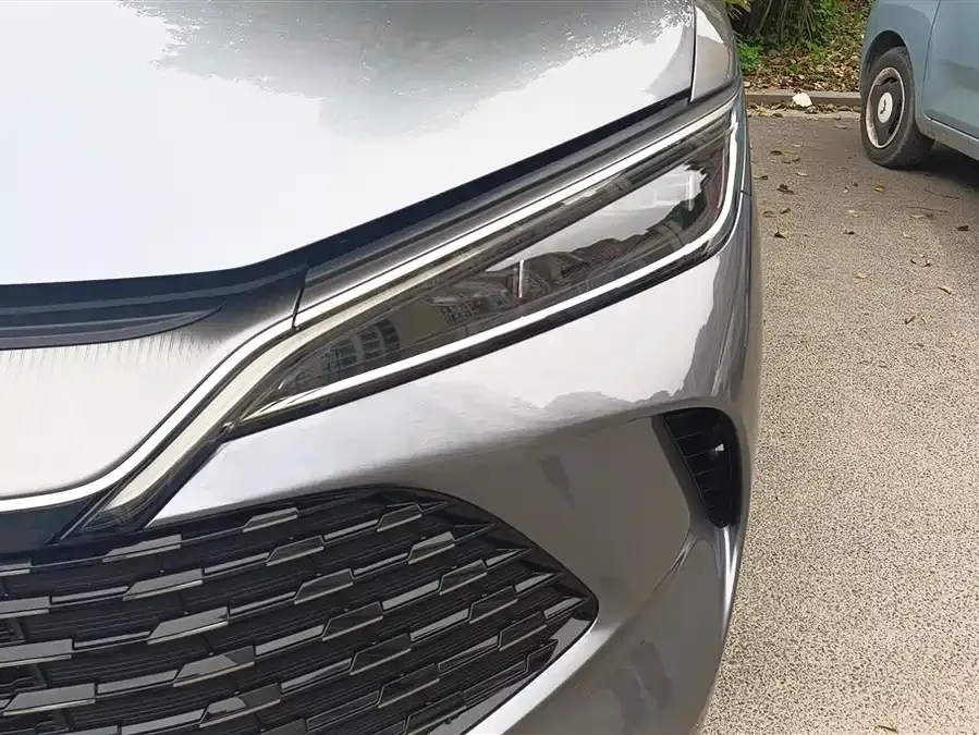 BYD Song L DM-i Song L DM-i 2025 Intelligent Driving Edition 112km Surpassing Edition 2025 — миниатюра 2