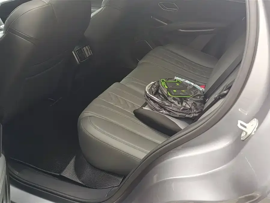 BYD Song L DM-i Song L DM-i 2025 Intelligent Driving Edition 112km Surpassing Edition 2025 — миниатюра 5