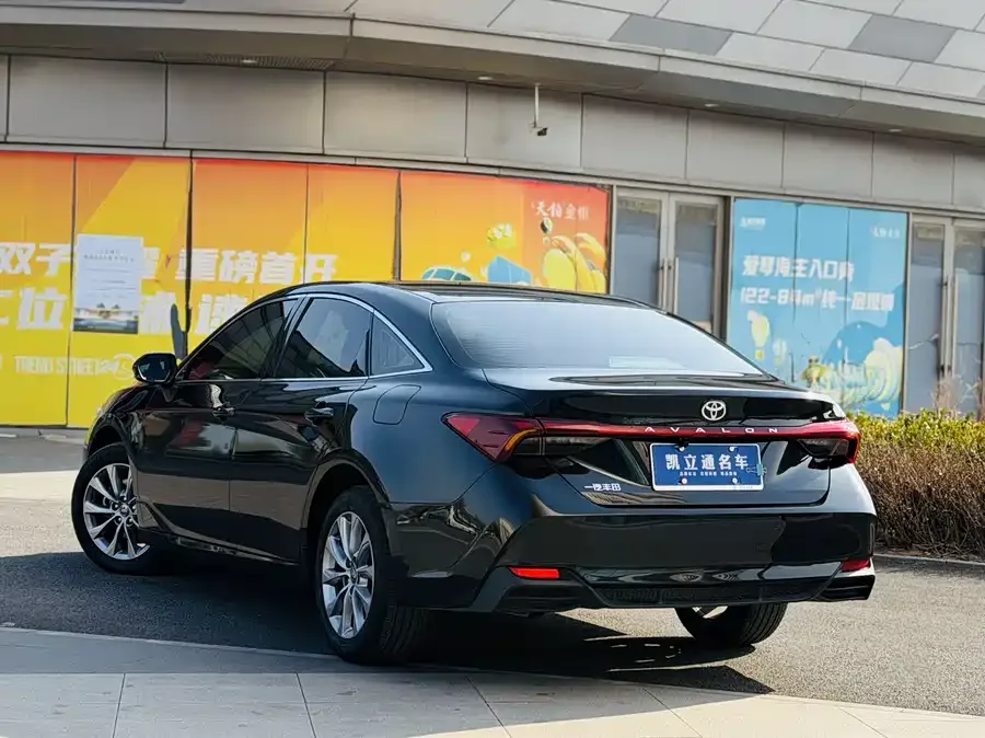 Toyota Avalon Avalon 2024 2.0L Progressive Edition 2025 — миниатюра 3