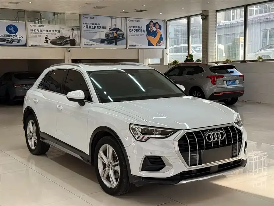Audi Q3 2022 35 TFSI Fashionable and Elegant 2022 — миниатюра 3
