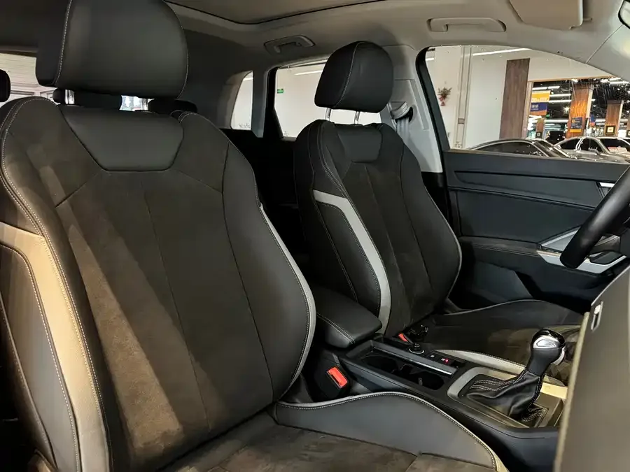 Audi Q3 2022 35 TFSI Fashionable and Dynamic 2022 — миниатюра 5