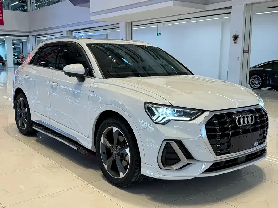 Audi Q3 2022 35 TFSI Fashionable and Dynamic 2022 — фото 1, купить с доставкой в Москву