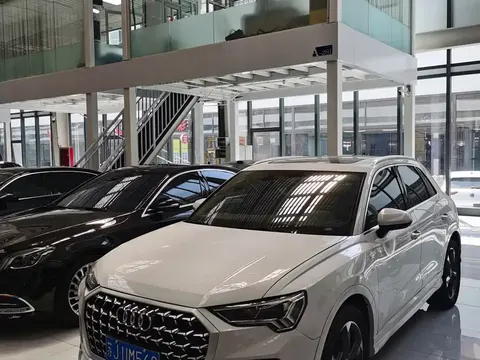 Audi Q3 2024 купить в Москве