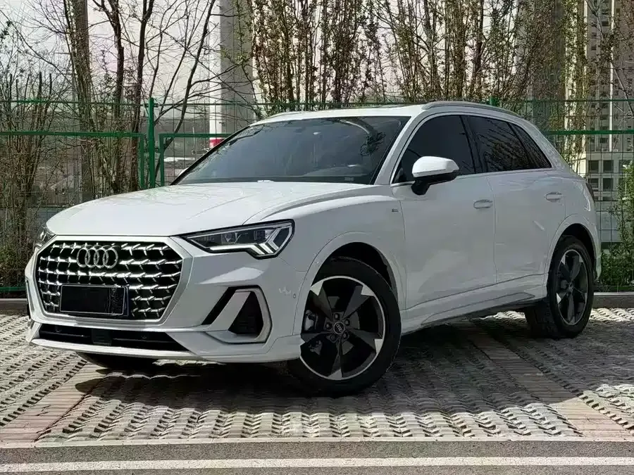 Audi Q3 2024 35 TFSI Fashion Dynamic Edition 2024 — фото 1, купить с доставкой в Москву
