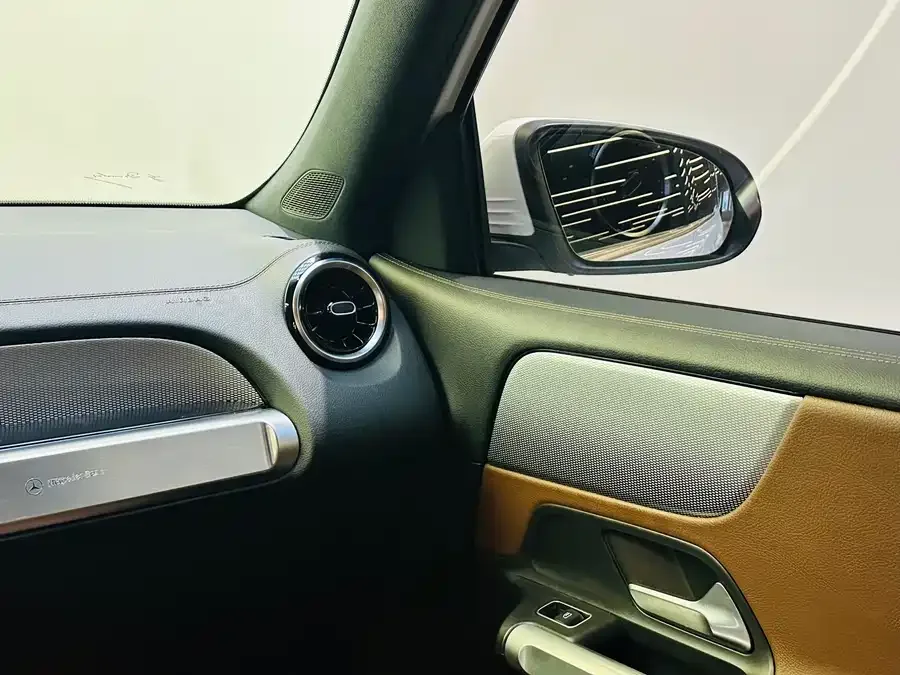 Mercedes-Benz GLB-Class Mercedes-Benz GLB 2023 GLB 200 Dynamic 2023 — миниатюра 5