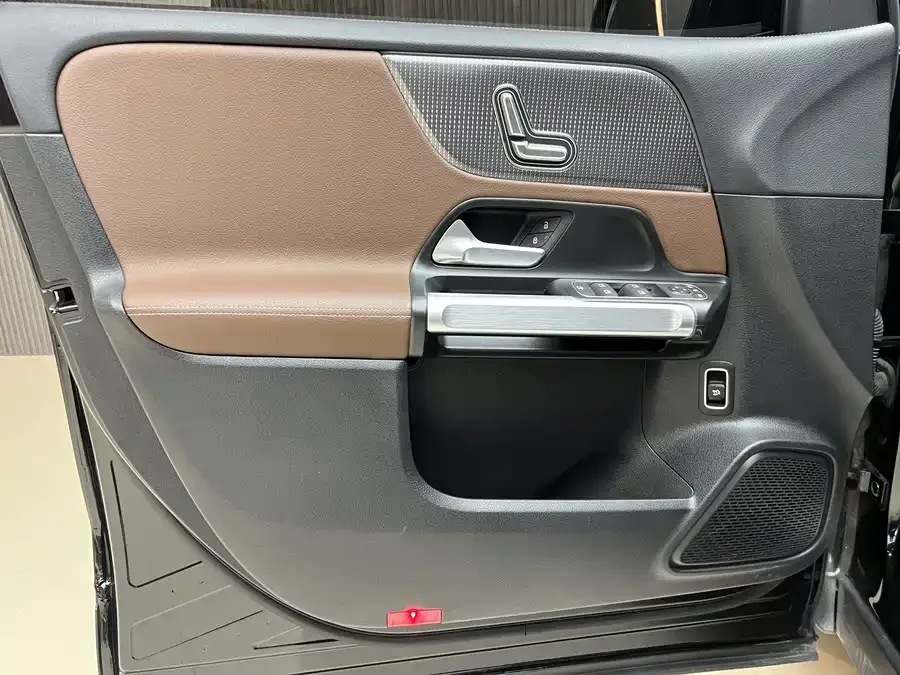 Mercedes-Benz GLB-Class Mercedes-Benz GLB 2022 facelift GLB 200 Fashion Edition 2022 — миниатюра 2
