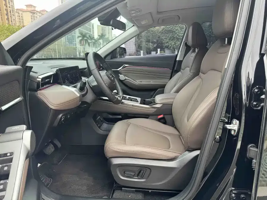GAC Trumpchi GS4 Trumpchi GS4 2024 MAX 1.5T Flagship Edition 2025 — миниатюра 2