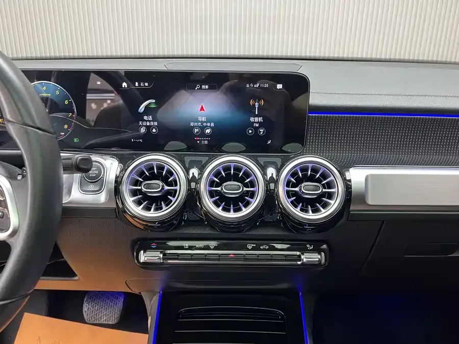 Mercedes-Benz GLB-Class Mercedes-Benz GLB 2022 facelift GLB 200 Fashion Edition 2022 — миниатюра 2