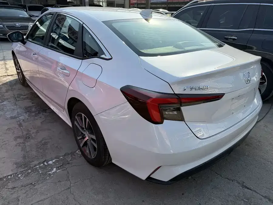 Honda Integra Stylish 2023 240TURBO CVT Leading Edition 2026 — миниатюра 3