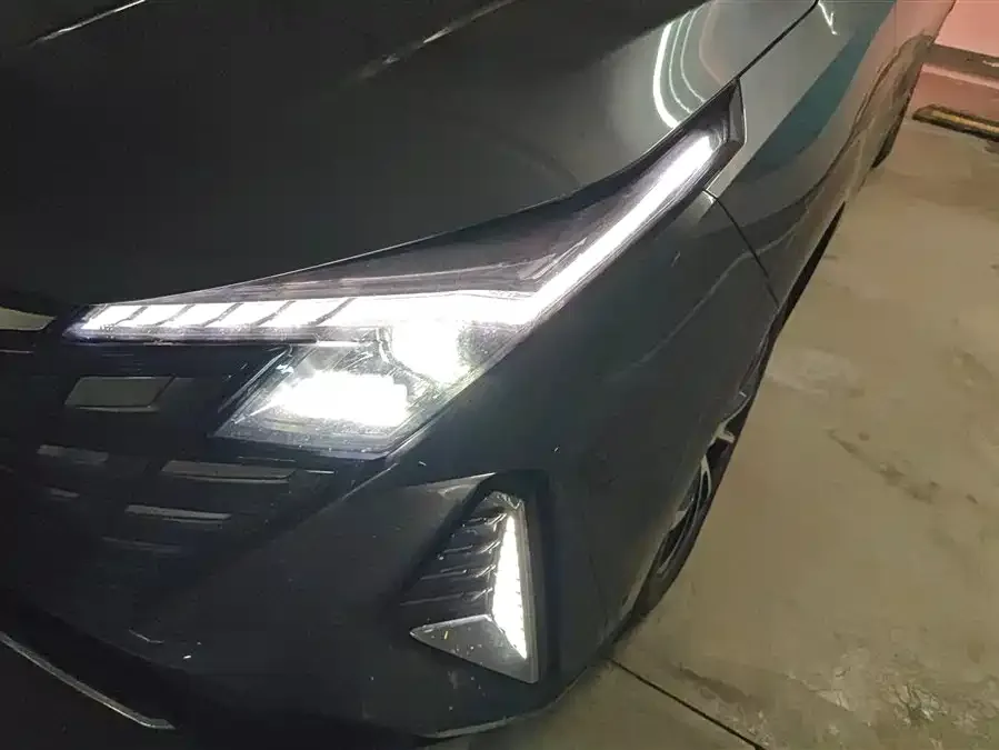 Changan UNI-Z PHEV Changan UNI-Z New Energy 2024 Blue Whale iDD 125km Excellence Edition 2024 — миниатюра 2