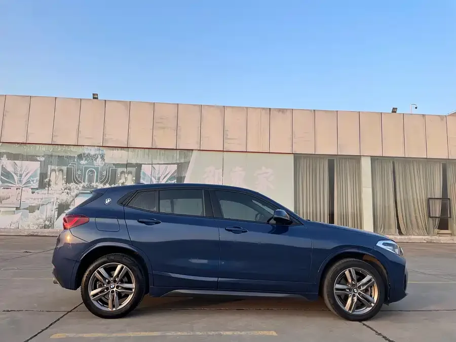 BMW X2 2021 sDrive25i Leading M Sport Package 2022 — миниатюра 4