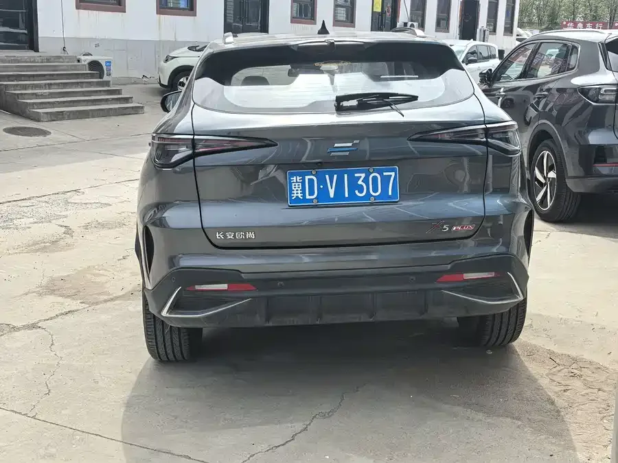 Oshan X5 PLUS Changan Auchan X5 PLUS 2023 1.5T DCT Zhiqu AI Edition 2023 — миниатюра 2