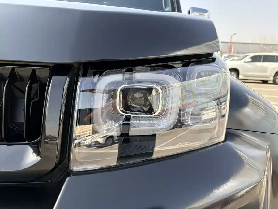 BAIC BJ40 Beijing Off-road BJ40 2023 2.0D Automatic 4WD Blade Hero Edition Knight Edition 2023 — миниатюра 3