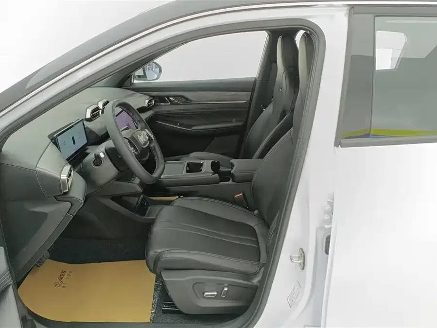 Dongfeng L7 Dongfeng Fengshen L7 2025 518 Enjoy Edition 2026 — миниатюра 3
