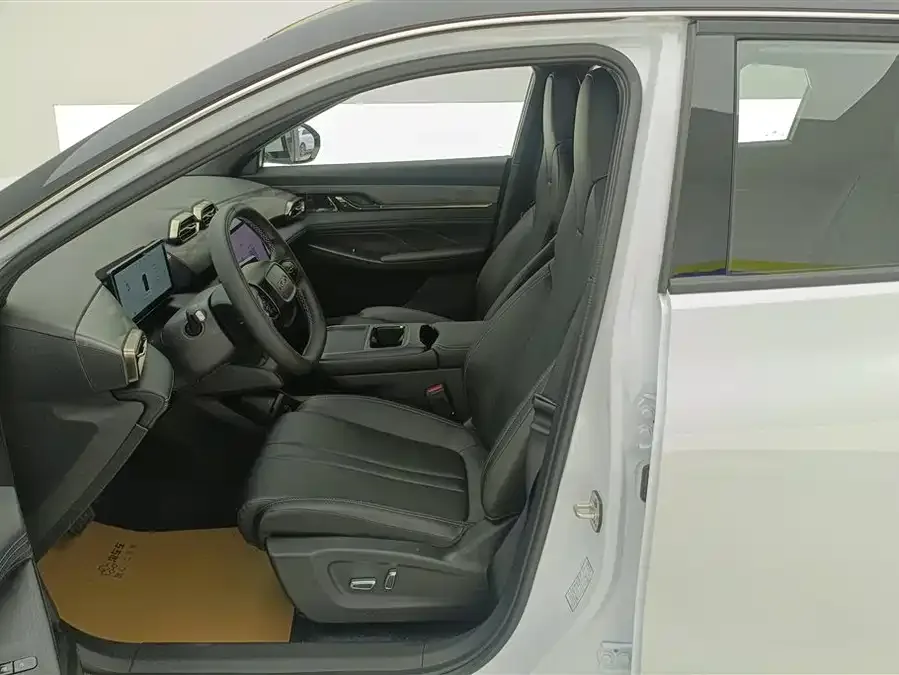 Dongfeng L7 Dongfeng Fengshen L7 2025 518 Enjoy Edition 2026 — миниатюра 3