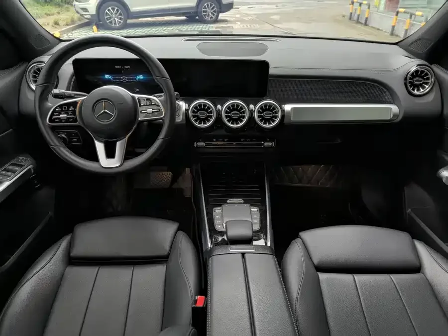 Mercedes-Benz GLB-Class Mercedes-Benz GLB 2022 facelift GLB 200 Fashion Edition 2022 — миниатюра 2