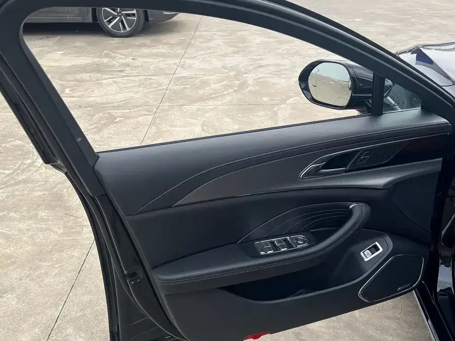 Hongqi H5 Hongqi H5 2023 2.0T Automatic Intelligent Connection Flagship Chang Edition 2023 — миниатюра 2