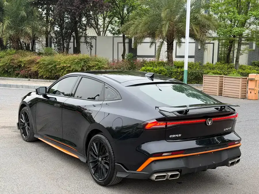 Changan UNI-V Changan UNI-V 2024 1.5T Premium Sports Edition 2024 — миниатюра 3