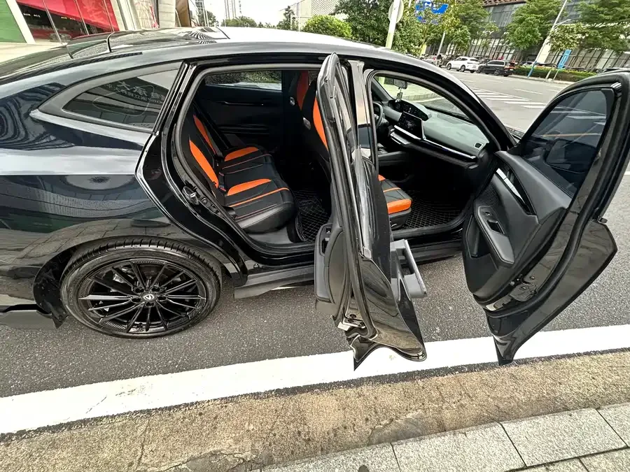 Changan UNI-V Changan UNI-V 2024 1.5T Premium Sports Edition 2024 — миниатюра 4