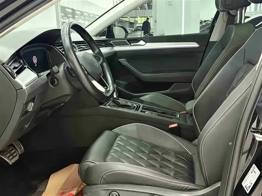 Volkswagen Magotan GTE plug-in hybrid Magotan GTE plug-in hybrid 2022 GTE luxury model 2022 — миниатюра 5