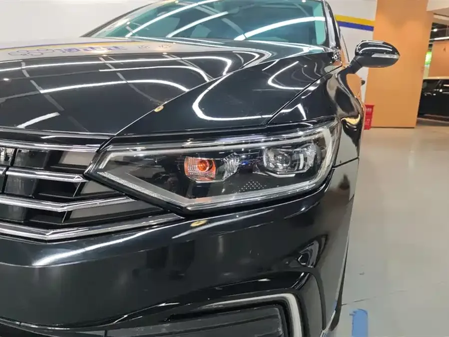 Volkswagen Magotan GTE plug-in hybrid Magotan GTE plug-in hybrid 2022 GTE luxury model 2023 — миниатюра 2
