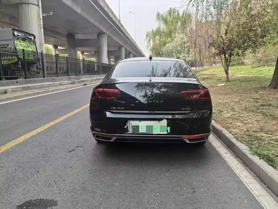 Volkswagen Magotan GTE plug-in hybrid Magotan GTE plug-in hybrid 2022 GTE luxury model 2023 — миниатюра 3