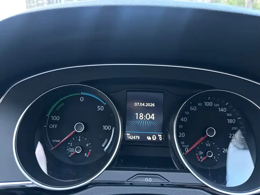 Volkswagen Magotan GTE plug-in hybrid Magotan GTE plug-in hybrid 2022 GTE luxury model 2022 — миниатюра 3
