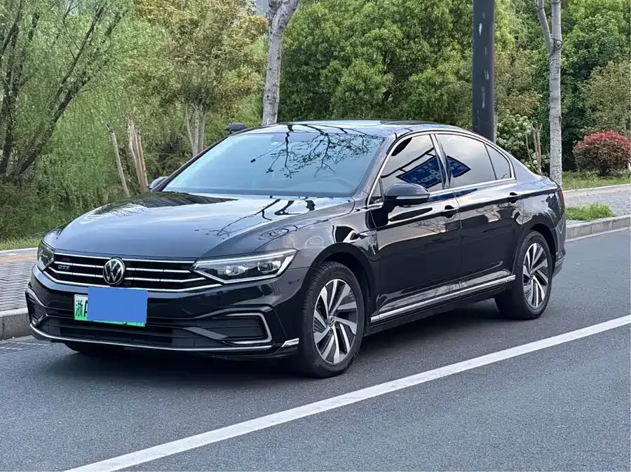 Volkswagen Magotan GTE plug-in hybrid Magotan GTE plug-in hybrid 2022 GTE luxury model 2022 — фото 1, купить с доставкой в Москву
