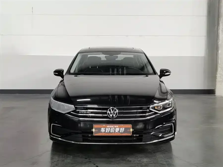 Volkswagen Magotan GTE plug-in hybrid Magotan GTE plug-in hybrid 2022 GTE luxury model 2023 — миниатюра 3