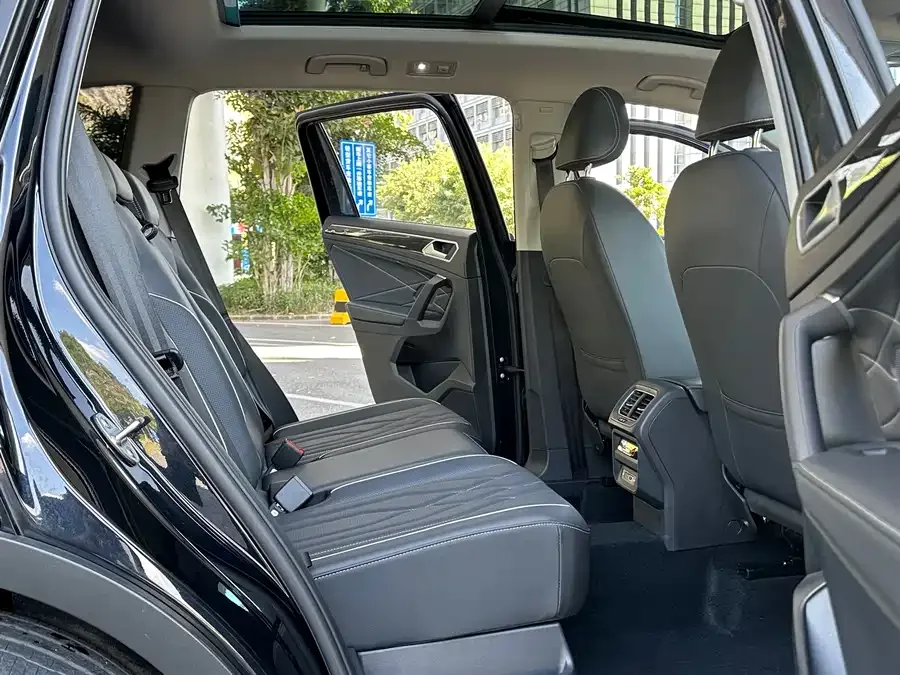 Volkswagen Tiguan L New Energy Tiguan L New Energy 2023 430PHEV Plug-in Hybrid Premium Edition 2023 — миниатюра 4