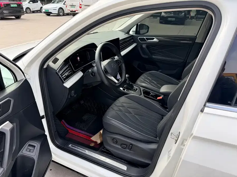 Volkswagen Tiguan L New Energy Tiguan L New Energy 2022 430PHEV Plug-in Hybrid Premium Edition 2022 — миниатюра 4
