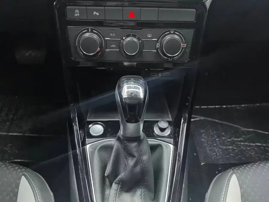Volkswagen Tacqua Tanying 2021 1.5L automatic 30th anniversary commemorative edition 2022 — миниатюра 5