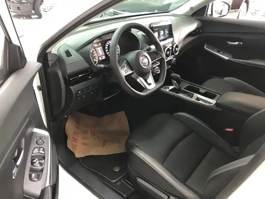 Nissan Sylphy Sylphy 2021 1.6L XL CVT Smart Edition 2022 — миниатюра 3