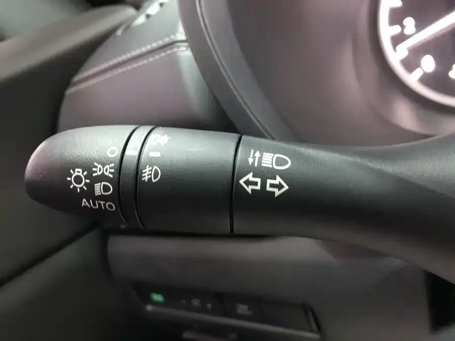 Nissan Sylphy Sylphy 2021 1.6L XL CVT Smart Edition 2022 — миниатюра 4