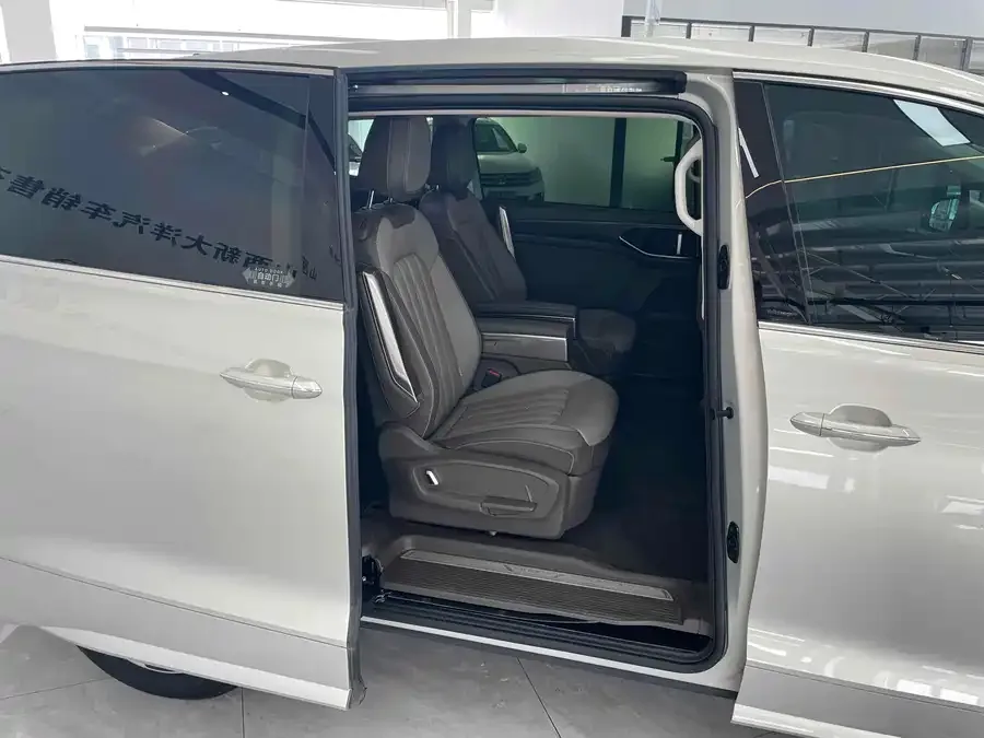 Volkswagen Viloran Weiran 2024 330TSI Deluxe Edition 2023 — миниатюра 4