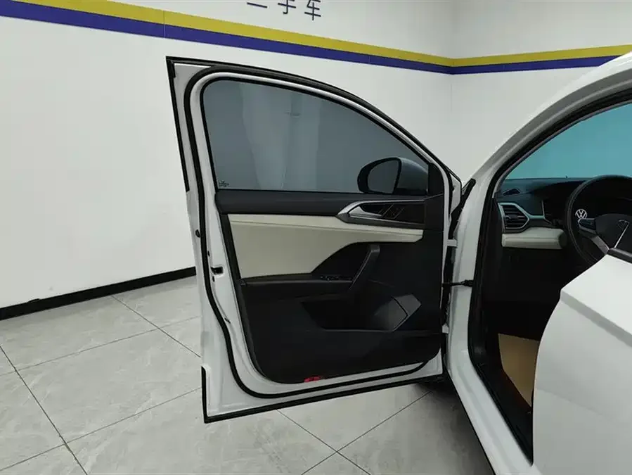Volkswagen Tiguan (Tharu) Tuyue 2024 300TSI 2WD Crescent Edition 2024 — миниатюра 4