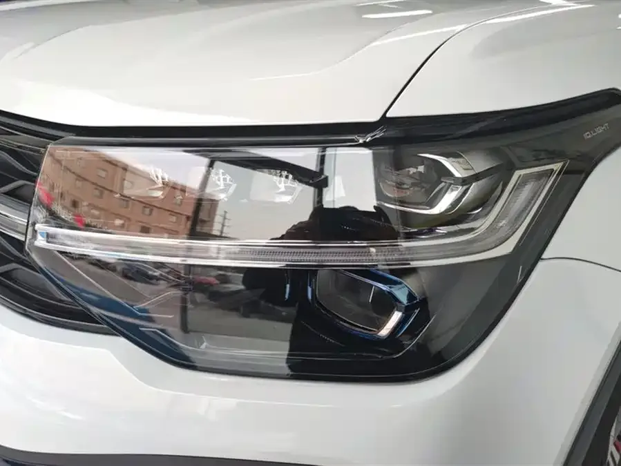 Volkswagen Tiguan (Tharu) Tuyue 2024 300TSI 2WD Moon Edition 2024 — миниатюра 2